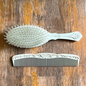 Vintage Style brush and comb.